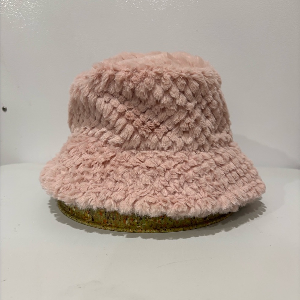 Natalie Mills Joy Winter Bucket Hat Light Pink